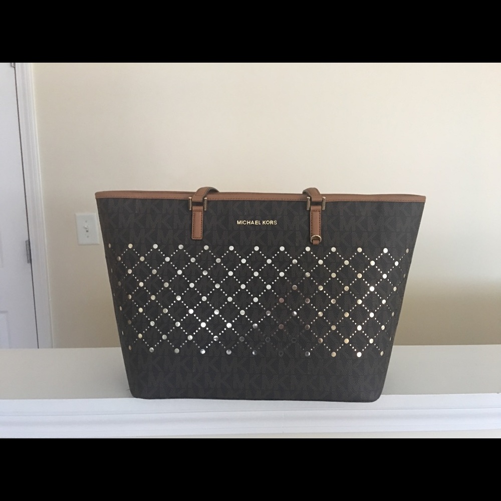 Michael Kors Signature “Violet” Bag